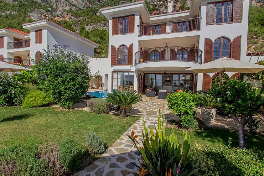 classic villa in alanya for sale
